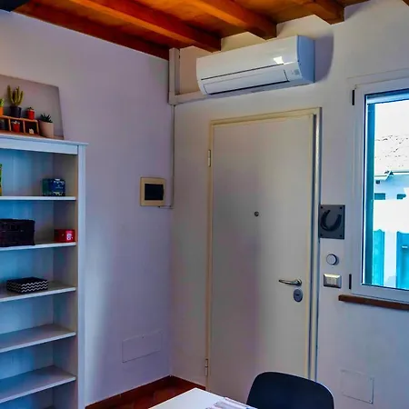 Casa Indipendente Lejlighed *